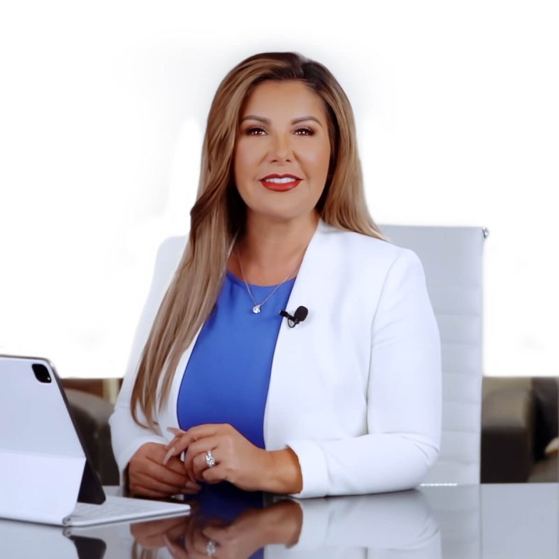 Adriana Gallardo, Servicios de inmigración