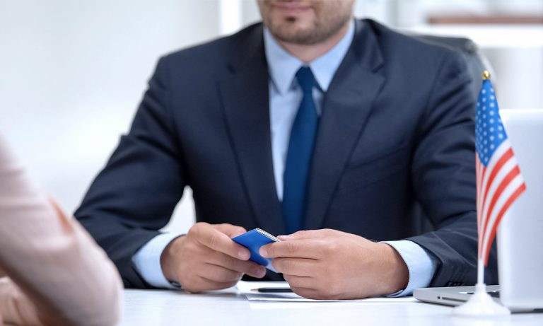 ¿Cuál es la importancia de un consultor en inmigración?